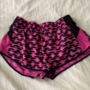 Nike running shorts L
